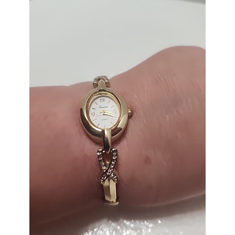 Geneve Watch Vintage Womens‎ Gold Tone With Stone Accents